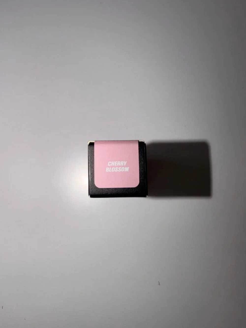 HUDA BEAUTY pink toned